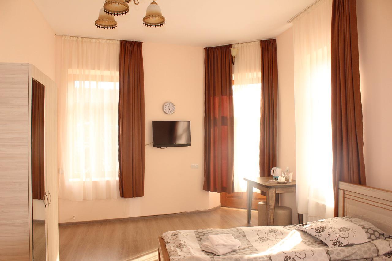 Hotel Vita Tbilissi Extérieur photo