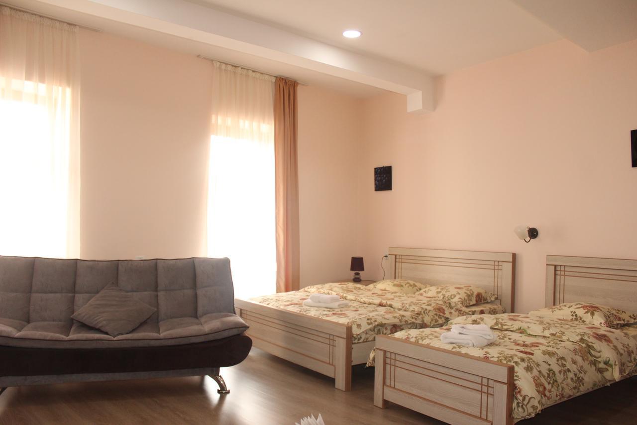 Hotel Vita Tbilissi Extérieur photo