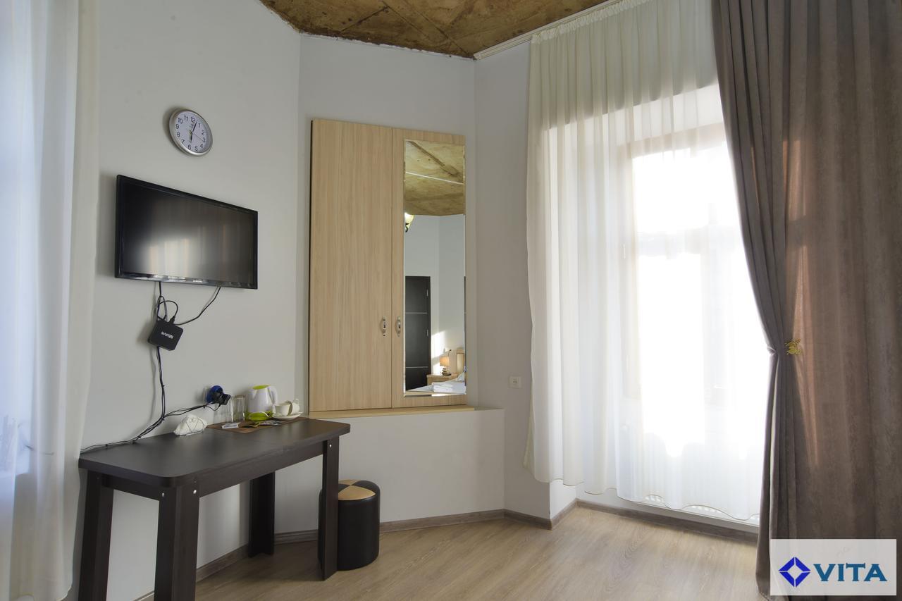 Hotel Vita Tbilissi Extérieur photo