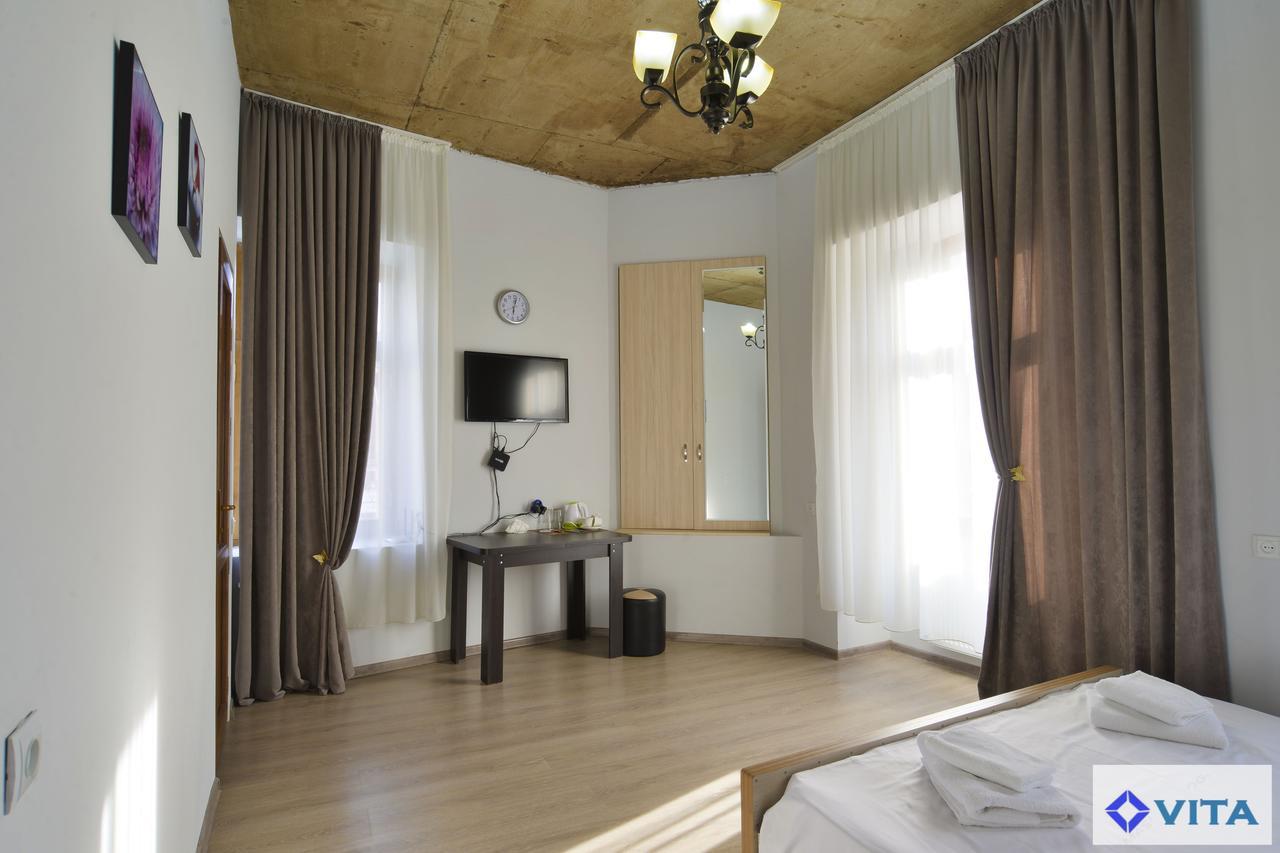 Hotel Vita Tbilissi Extérieur photo