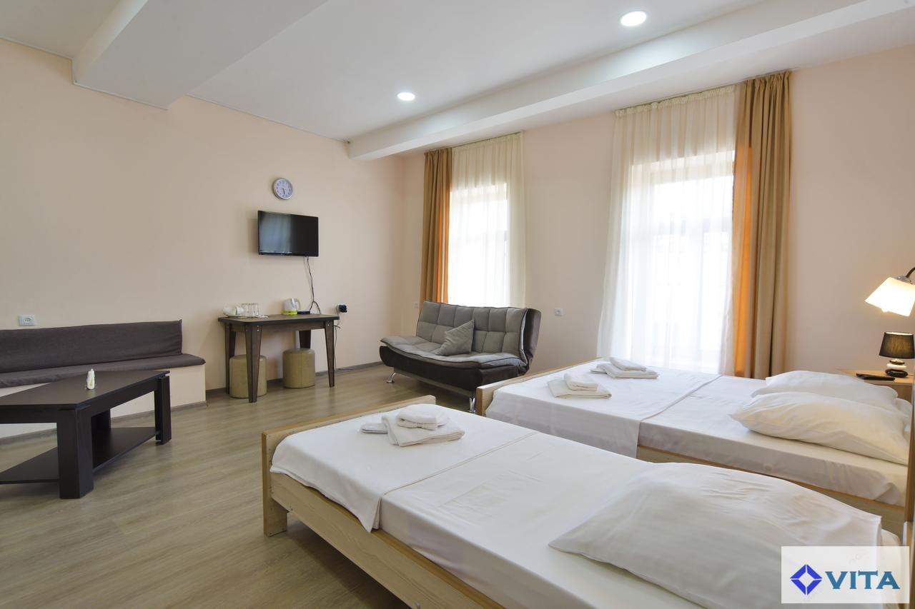 Hotel Vita Tbilissi Extérieur photo