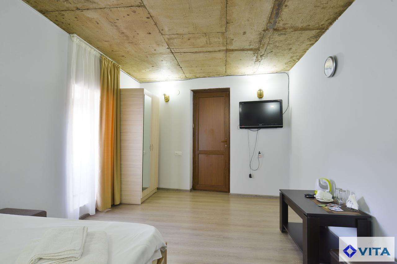 Hotel Vita Tbilissi Extérieur photo