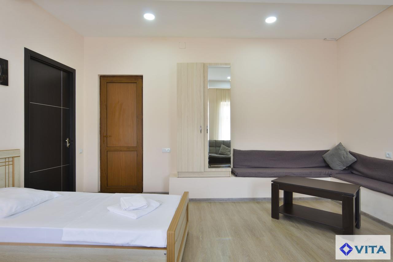 Hotel Vita Tbilissi Extérieur photo