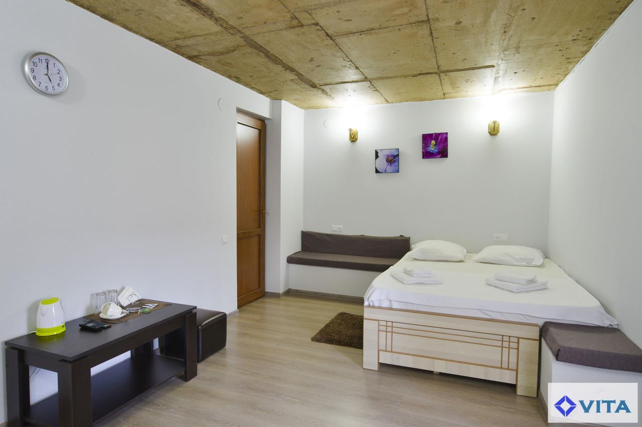 Hotel Vita Tbilissi Extérieur photo