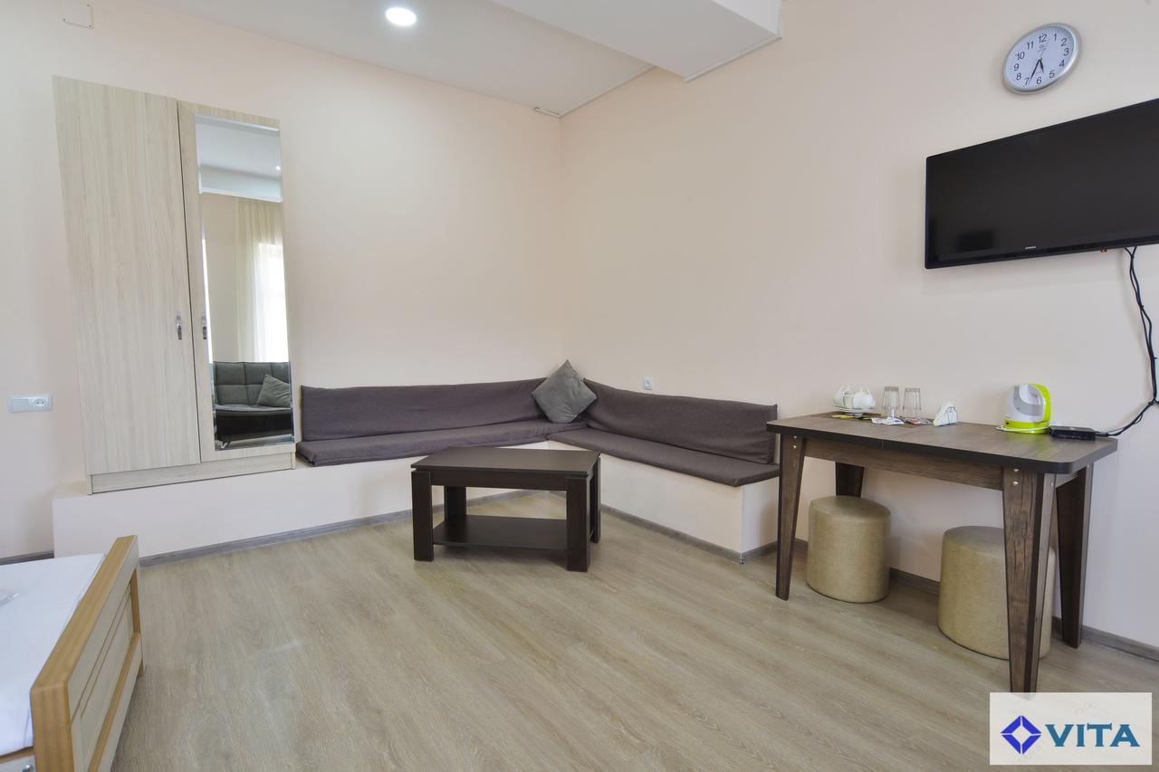 Hotel Vita Tbilissi Extérieur photo